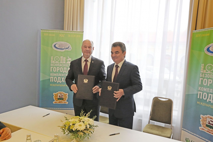 Глава Администрации города Уфы Ирек Ялалов и мэр города Улан-Удэ Александр Голков подписали соглашение о сотрудничестве