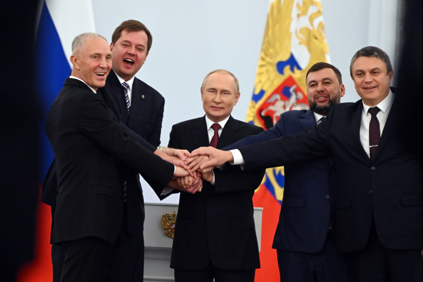 Президент РФ Владимир Путин подписал договоры о вступлении в состав Российской Федерации новых субъектов